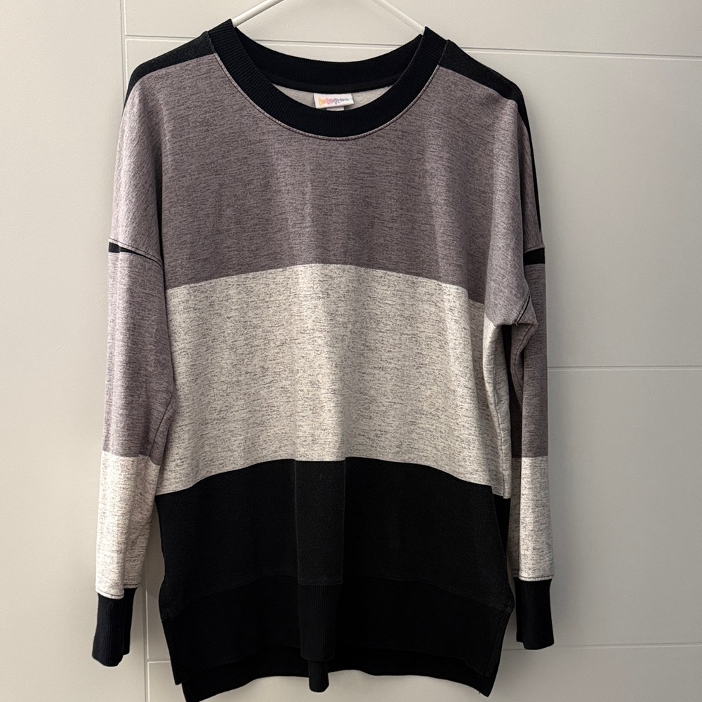 LuLaRoe Women's Sweater - Black, Gray, Cream. Fits like a L-XL. Cross Posted